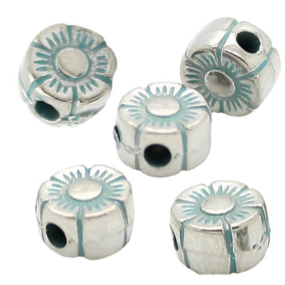 Kunststoffperlen in Metalloptik mit Blumenmotiv